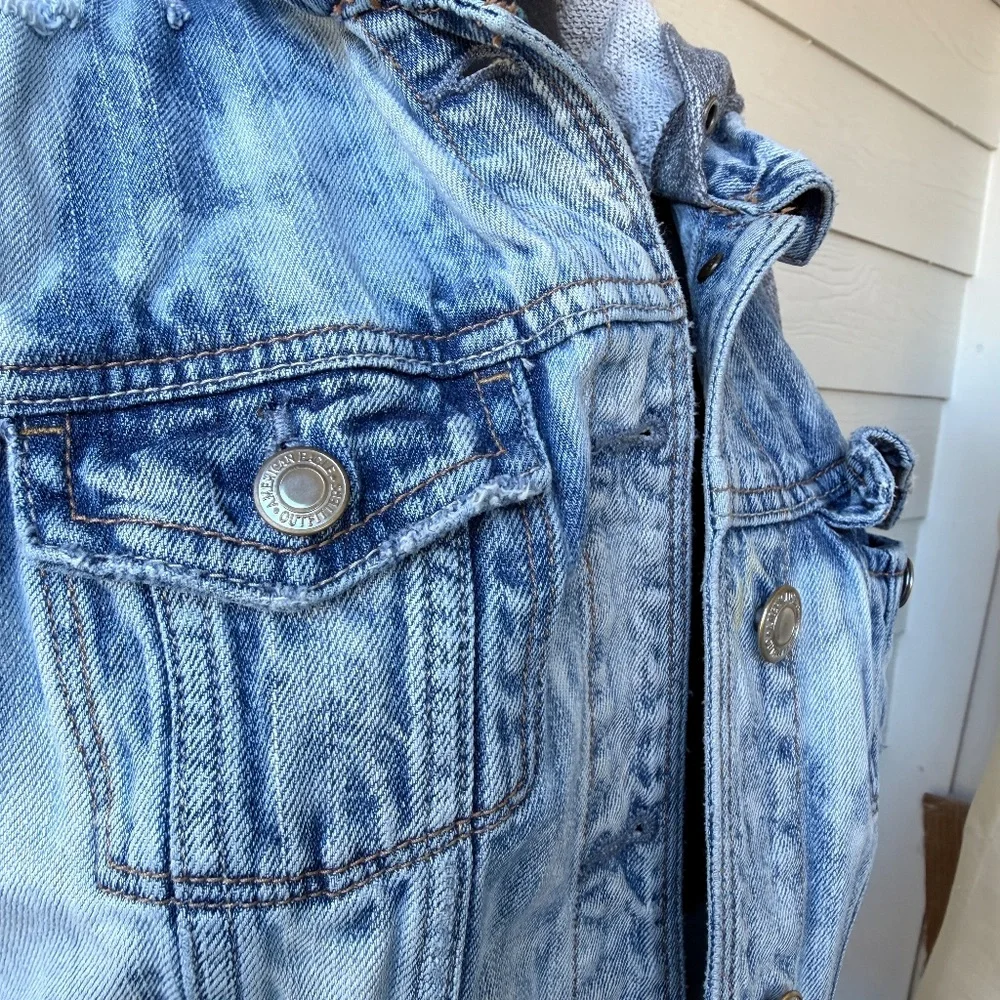 American Eagle Distressed Denim Jacket | Size Large Youth‎ | Blue Jean Jacket